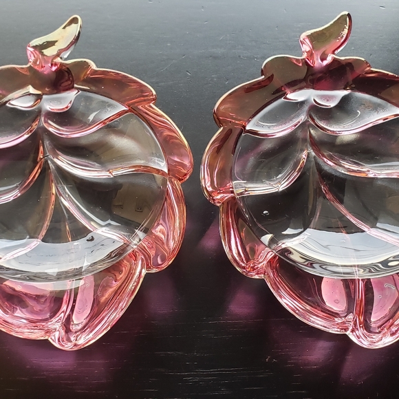 Vintage Pair of Cranberry&Clear Glass Candy/Trinket Leaf Shaped Dishes - Picture 12 of 16